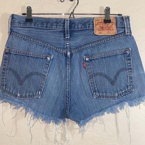 Levi’s 501 cut offs - Picture 4 of 7